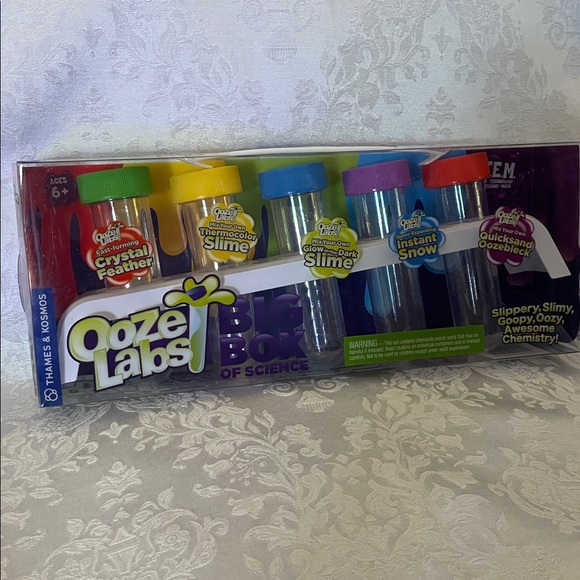 Ooze Labs Other - NIB Big Box of Science Kit - Multicolor